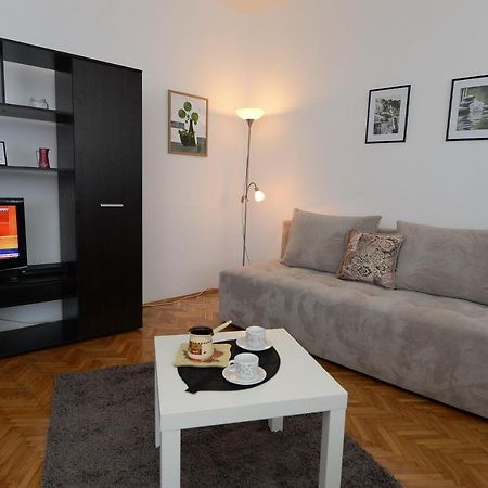 Appartamento Obilic Belgrado Esterno foto